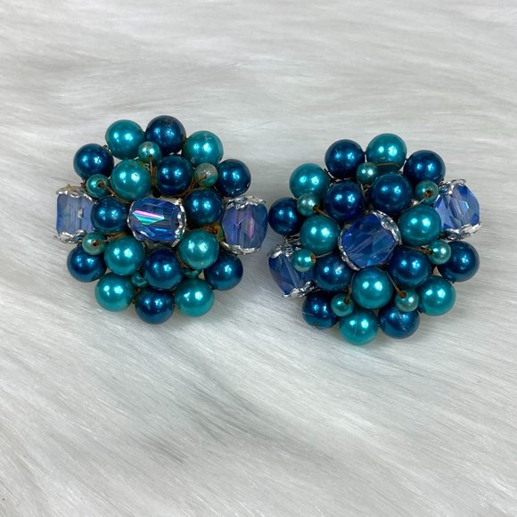 Vintage Jewelry Vintage Japan Blue Cluster Bead Clipon Earrings